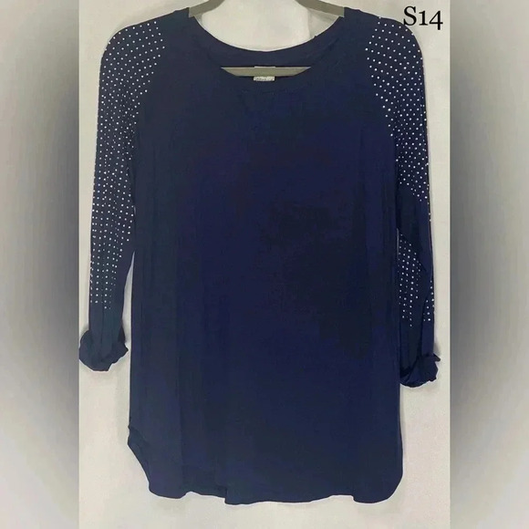Cover Stitched Tops - Cover Stitched 3/4 studded sleeve tshirt